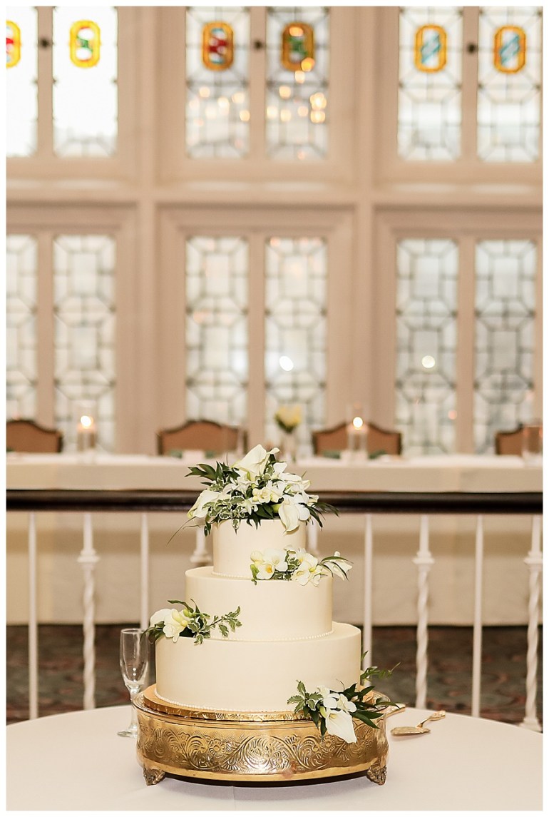 indianapolis-columbia-club-reception-cake-wedding-photography