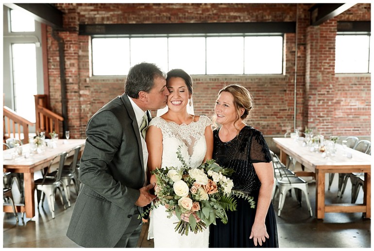 INDUSTRY_Indianapolis_Meghan Harrison Wedding Photography_0022.jpg